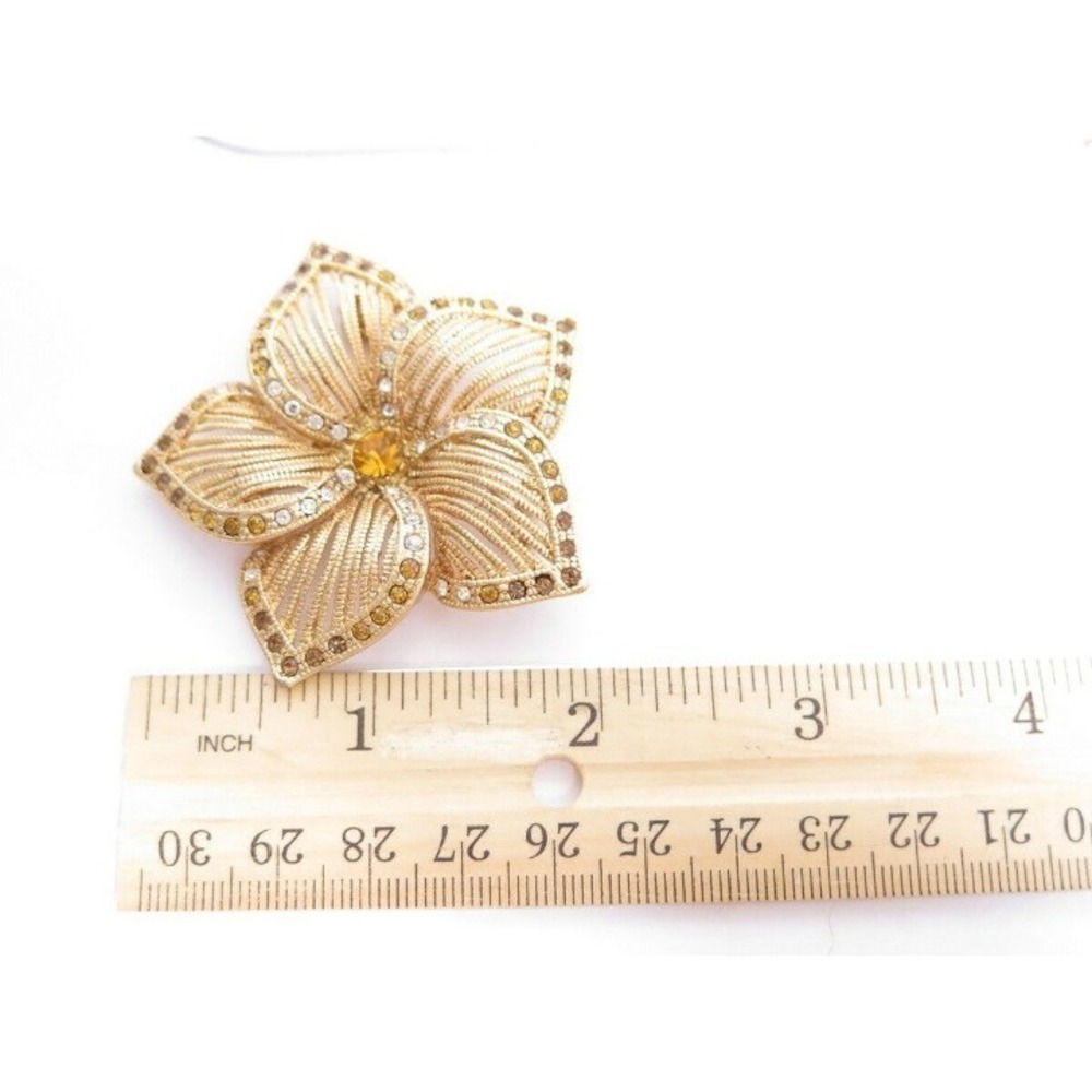 Vtg Large Beautiful Rhinestone Flower Pi - Picture 3 of 3